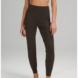 Lulu Lemon Joggers 4